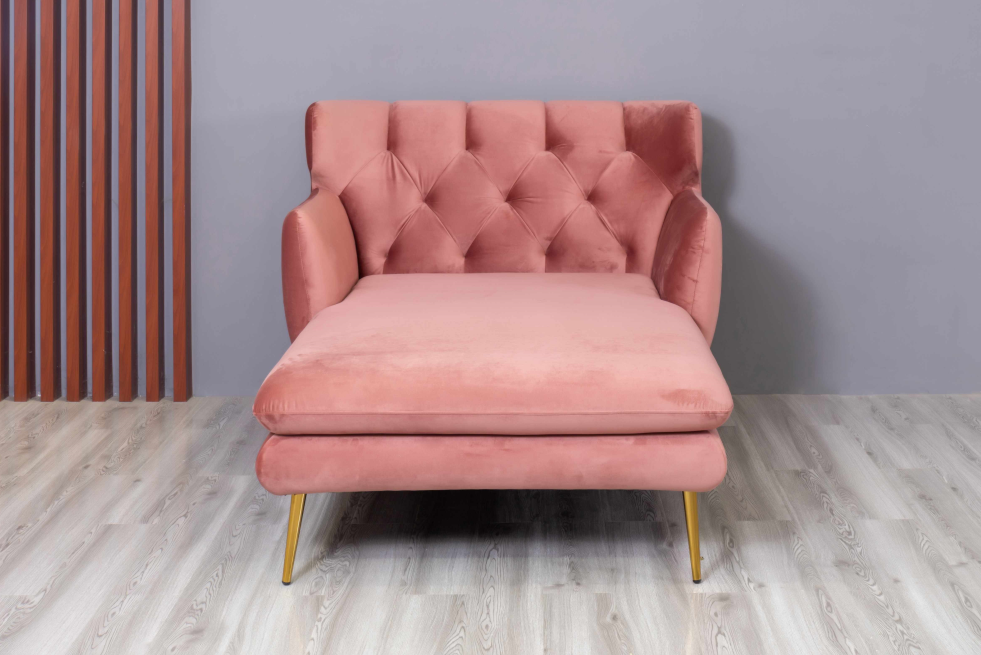 Tufted Velvet Lounge Chair 1